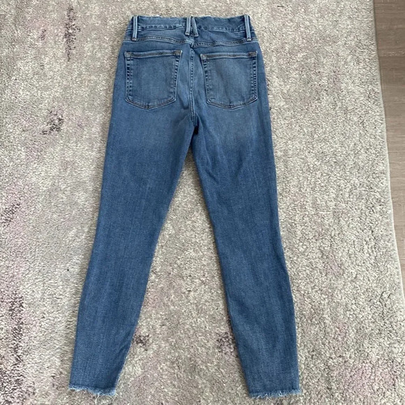 Good American Women's Blue Good Wasit Crop Distressed Destroyed Denim Jeans 4/27 - Picture 7 of 7
